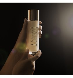 SUPREMŸA LA NUIT THE ANTI-AGING CARE LOTION SUPREMŸA LA NUIT THE ANTI-AGING CARE LOTION